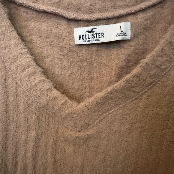 Hollister Tan Fuzzy V-Neck Sweater - Size Large - Picture 2 of 4